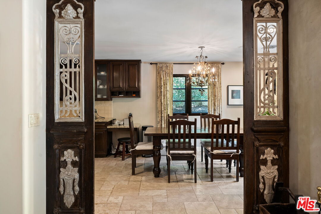 1618 Stradella Road Los Angeles, CA 90077 - Photo 7 of 43