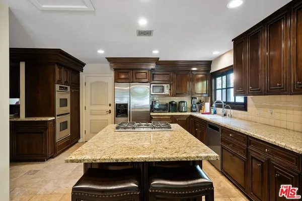 $30,000 | 1618 Stradella Road, Los Angeles, CA 90077