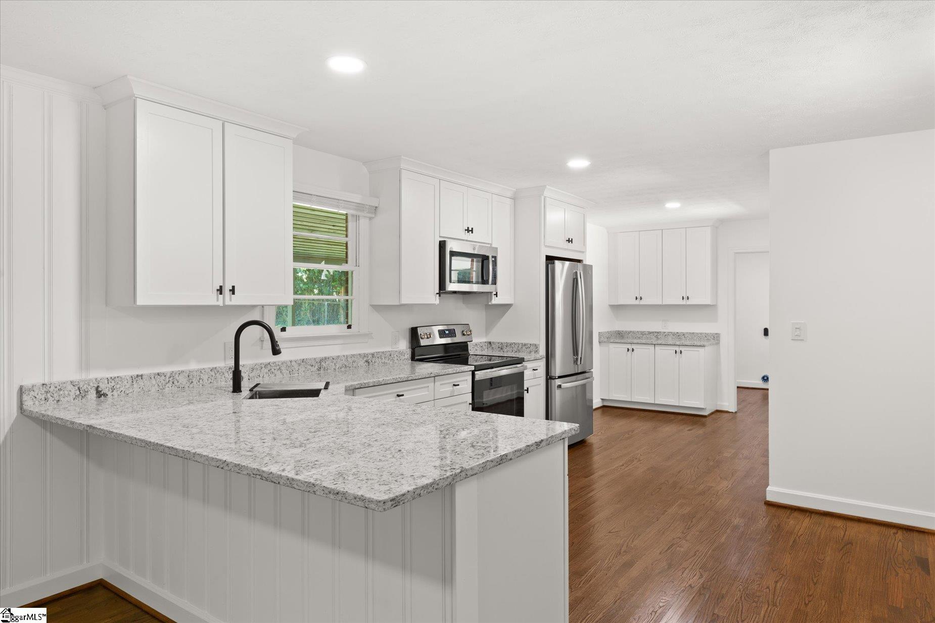 502 Hunts Bridge Road Greenville, SC 29617 - Photo 8 of 36