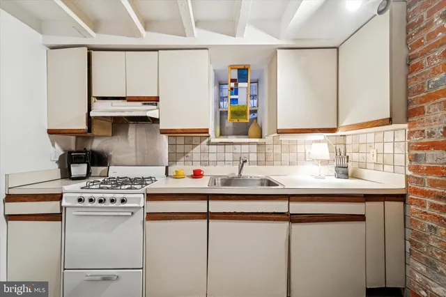 $234,999 | 536 Montrose Street, Unit A, Philadelphia, PA 19147