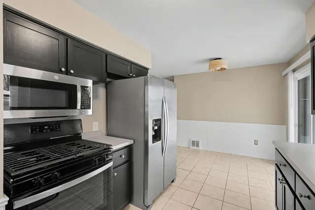 $299,900 | 2349 36th Street Southwest, Wyoming, MI 49519