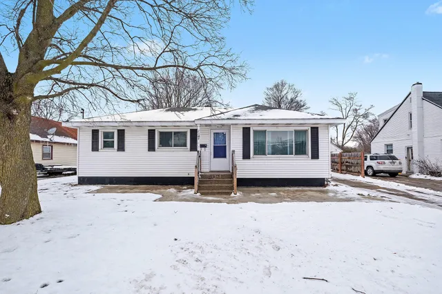 $299,900 | 2349 36th Street Southwest, Wyoming, MI 49519