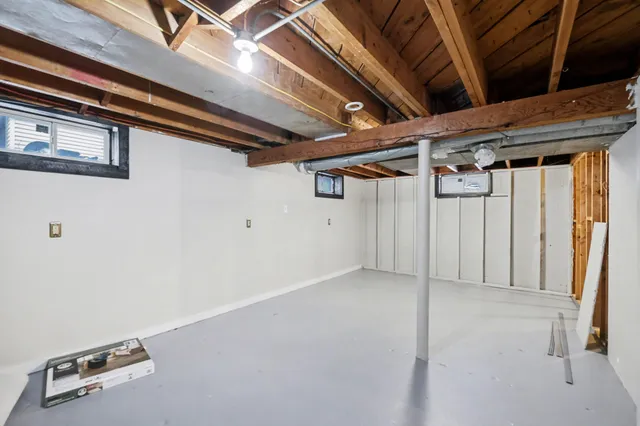 $299,900 | 2349 36th Street Southwest, Wyoming, MI 49519