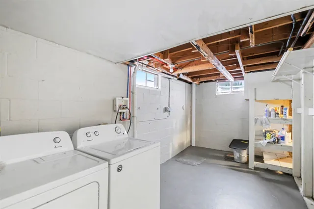 $299,900 | 2349 36th Street Southwest, Wyoming, MI 49519