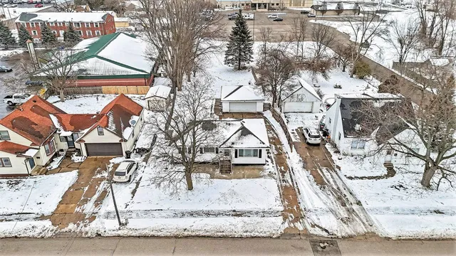 $299,900 | 2349 36th Street Southwest, Wyoming, MI 49519