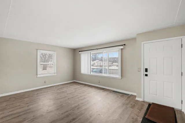 $299,900 | 2349 36th Street Southwest, Wyoming, MI 49519