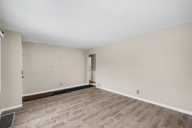 $299,900 | 2349 36th Street Southwest, Wyoming, MI 49519