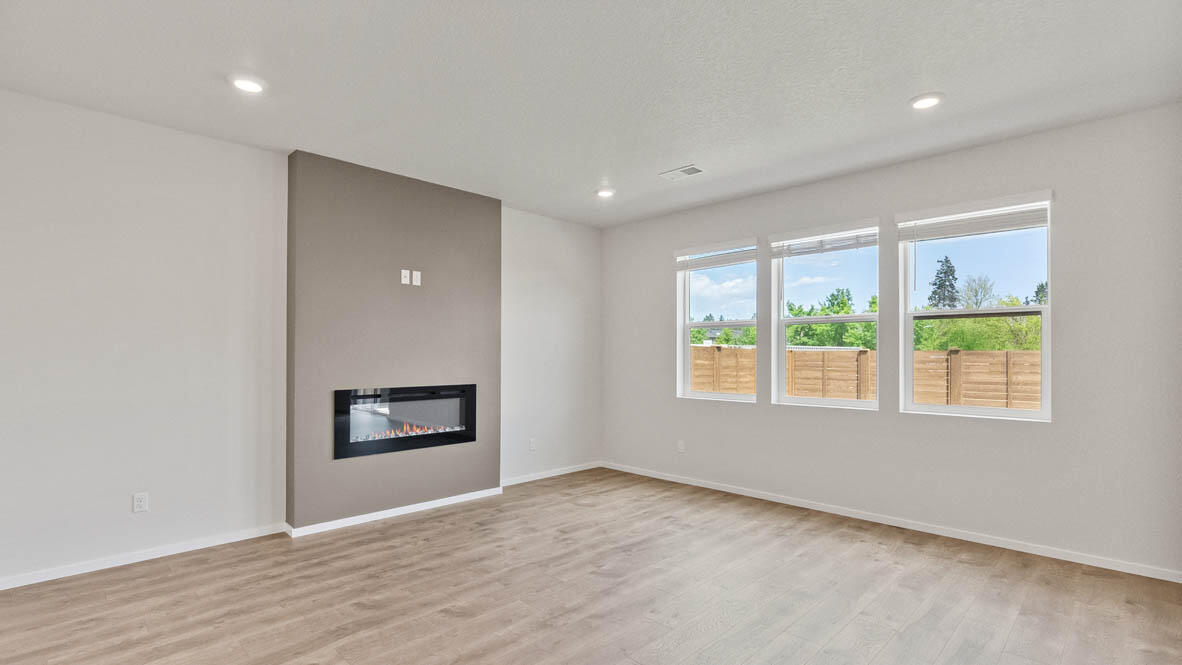 61148 Southeast Splendor Lane Bend, OR 97702 - Photo 3 of 26 003 great room