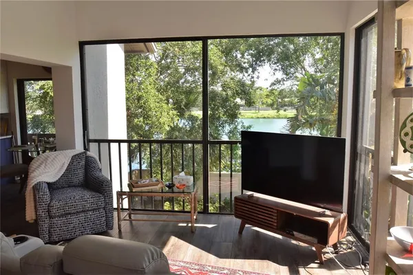 $2,500 | 1631 Starling Drive, Unit 204, Sarasota, FL 34231