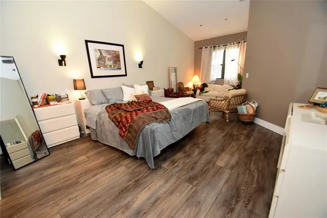 $2,500 | 1631 Starling Drive, Unit 204, Sarasota, FL 34231