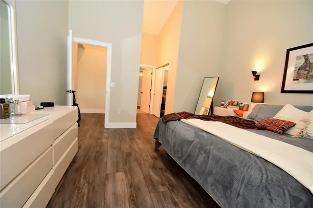 $2,500 | 1631 Starling Drive, Unit 204, Sarasota, FL 34231