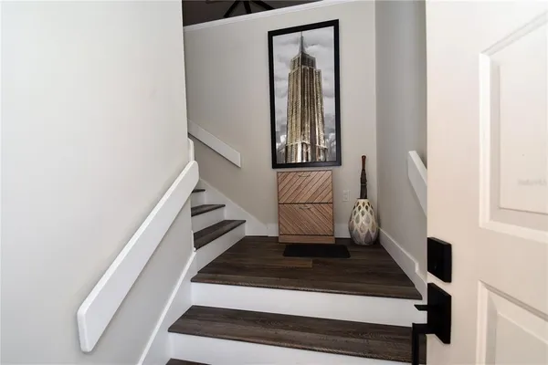 $2,500 | 1631 Starling Drive, Unit 204, Sarasota, FL 34231