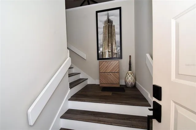 $2,500 | 1631 Starling Drive, Unit 204, Sarasota, FL 34231