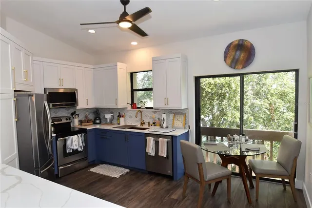 $2,500 | 1631 Starling Drive, Unit 204, Sarasota, FL 34231