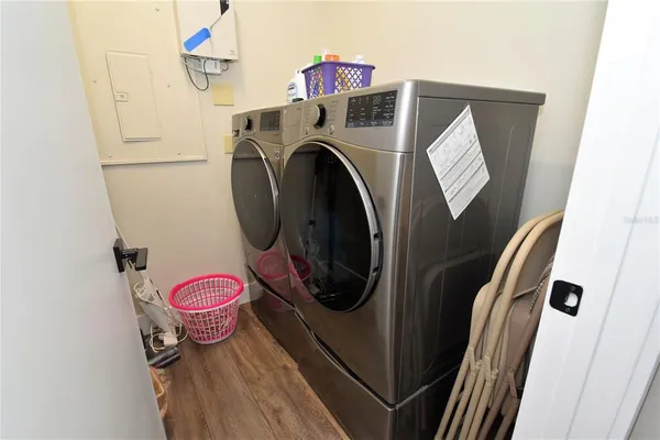 $2,500 | 1631 Starling Drive, Unit 204, Sarasota, FL 34231