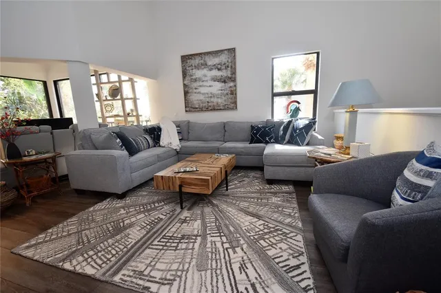 $2,500 | 1631 Starling Drive, Unit 204, Sarasota, FL 34231