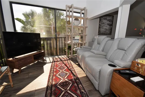 $2,500 | 1631 Starling Drive, Unit 204, Sarasota, FL 34231