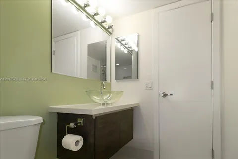 $309,000 | 611 Northeast 14th Avenue, Unit 206, Fort Lauderdale, FL 33304