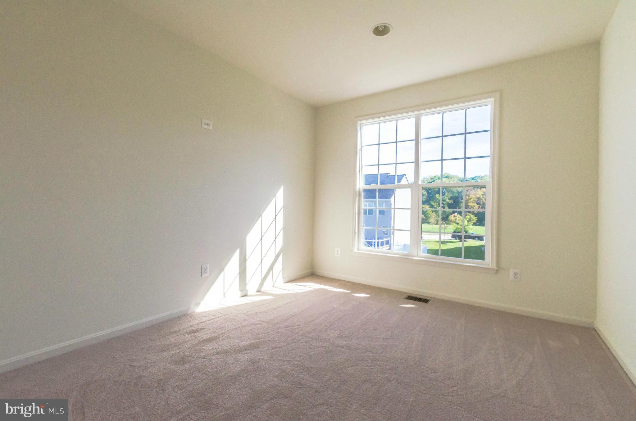 6517 Clarington Road Baltimore, MD 21209 - Photo 7 of 30