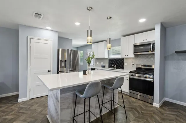 $2,800 | 2630 Springvale Drive, Farmers Branch, TX 75234