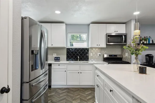 $2,800 | 2630 Springvale Drive, Farmers Branch, TX 75234