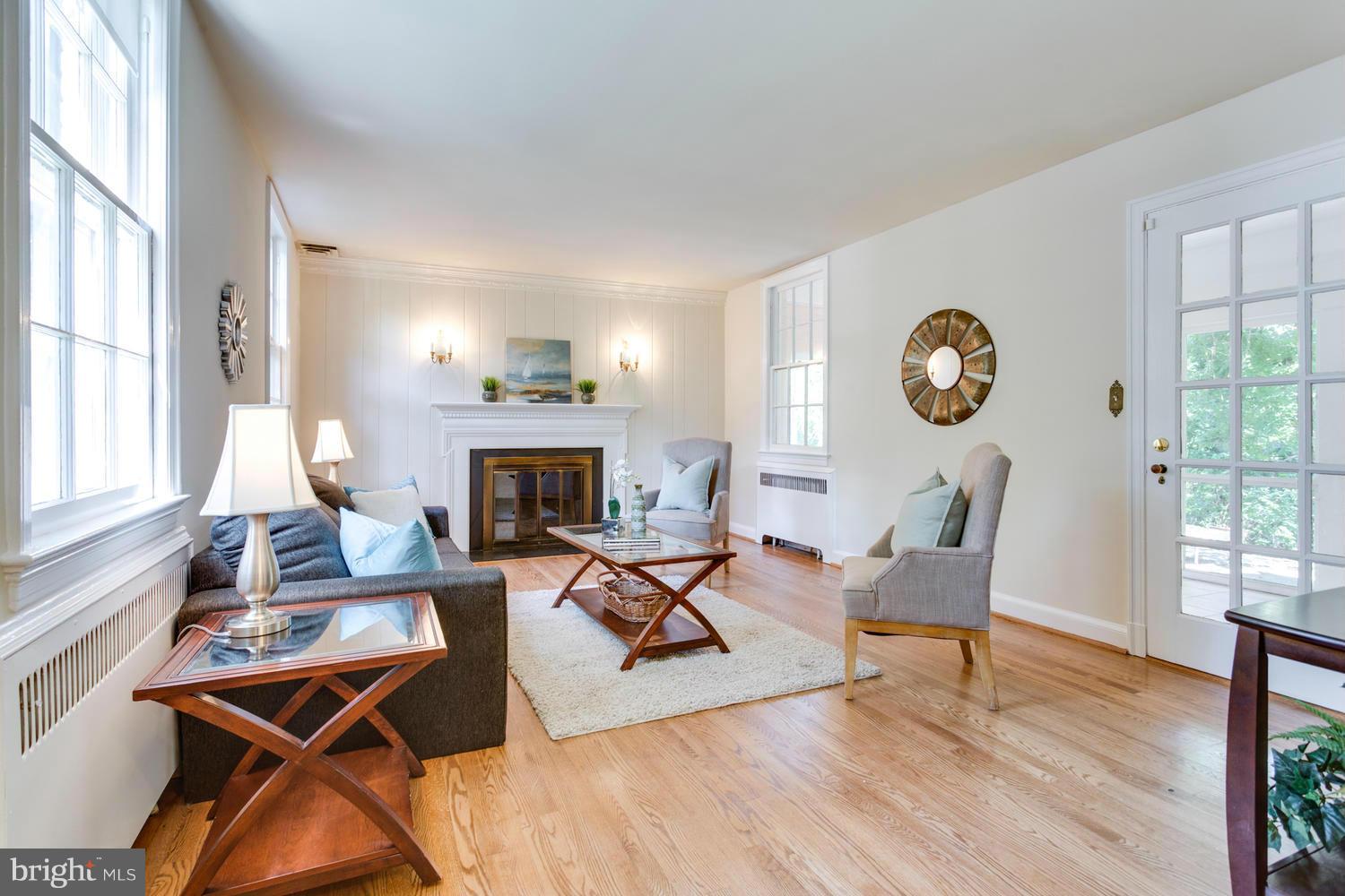 5315 Wriley Road Bethesda, MD 20816 - Photo 3 of 21 Living Room