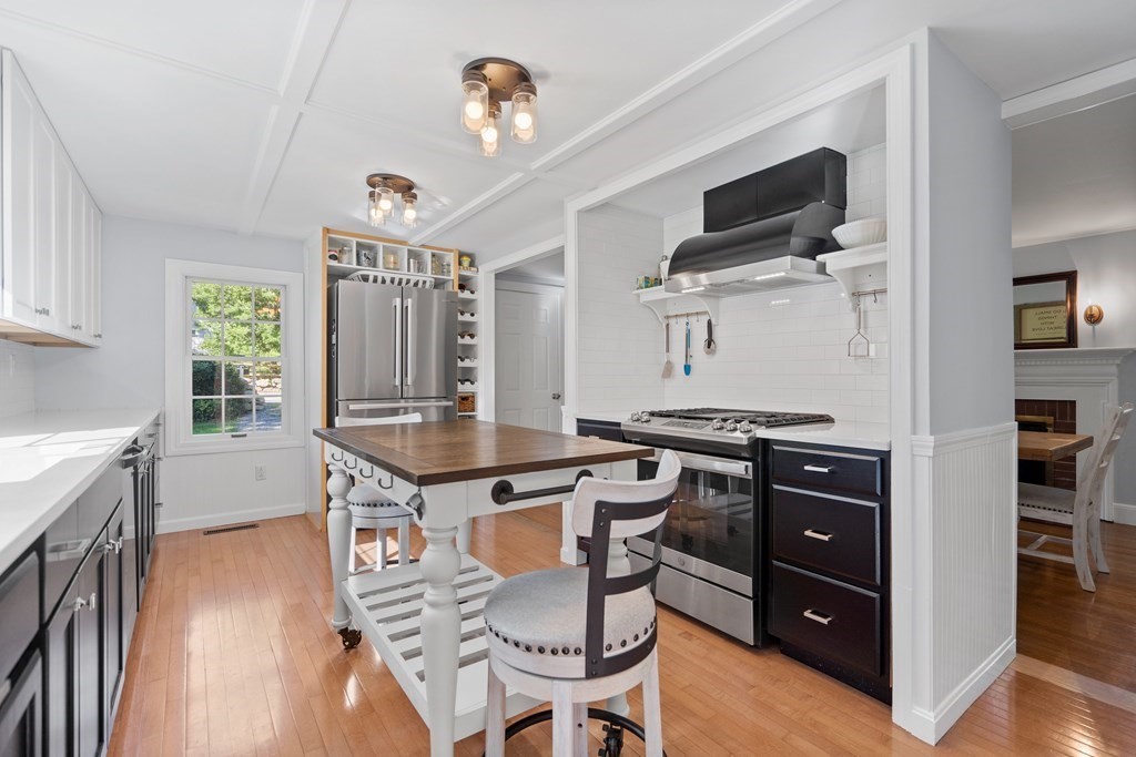 146 Tilden Road Scituate, MA 02066 - Photo 4 of 30