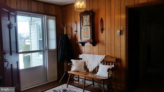 1332 Pious Ridge Road Berkeley Springs, WV 25411 - Photo 11 of 30 Entry