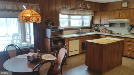 1332 Pious Ridge Road Berkeley Springs, WV 25411 - Photo 15 of 30 Kitchen