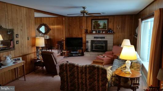 1332 Pious Ridge Road Berkeley Springs, WV 25411 - Photo 16 of 30 Living Room