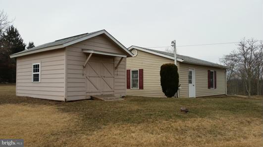 1332 Pious Ridge Road Berkeley Springs, WV 25411 - Photo 5 of 30 Garage