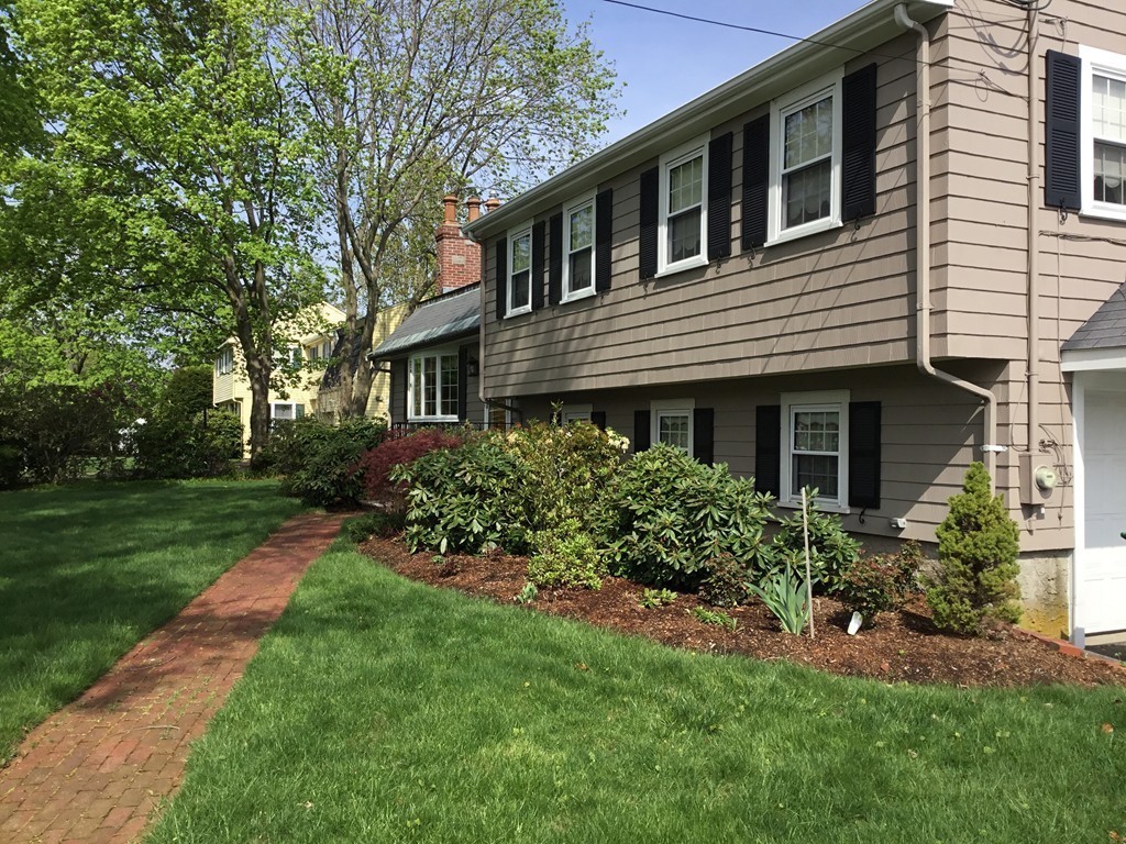 39 Spellman Road Westwood, MA 02090 - Photo 2 of 25 Gallery Image 2