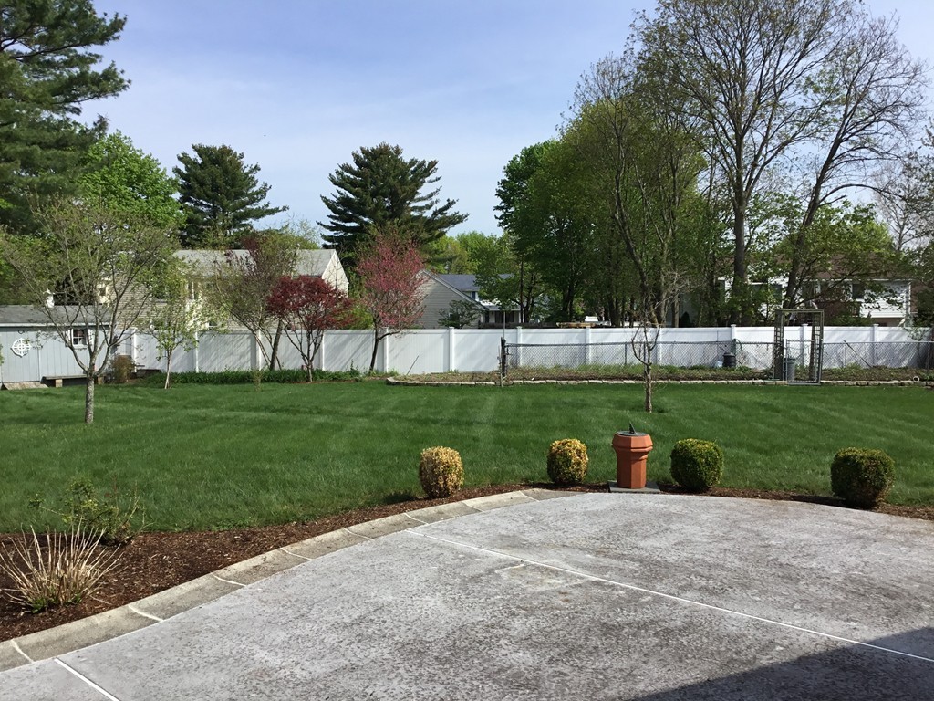 39 Spellman Road Westwood, MA 02090 - Photo 5 of 25 Gallery Image 5