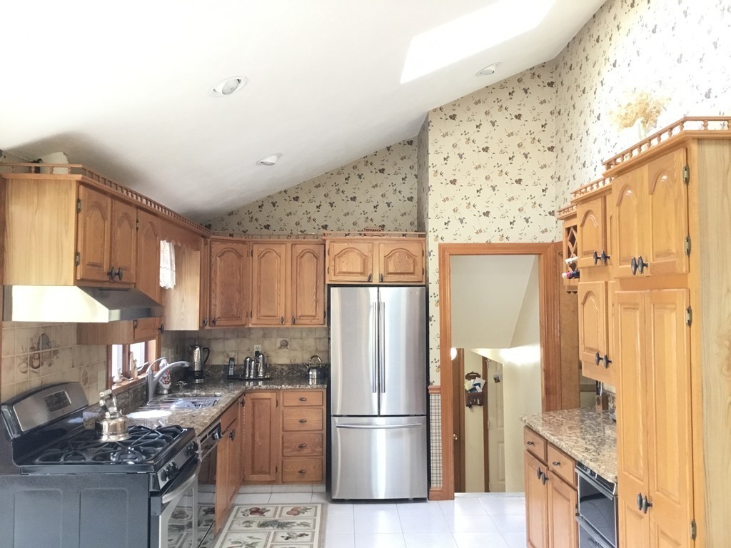 39 Spellman Road Westwood, MA 02090 - Photo 10 of 25 Gallery Image 10