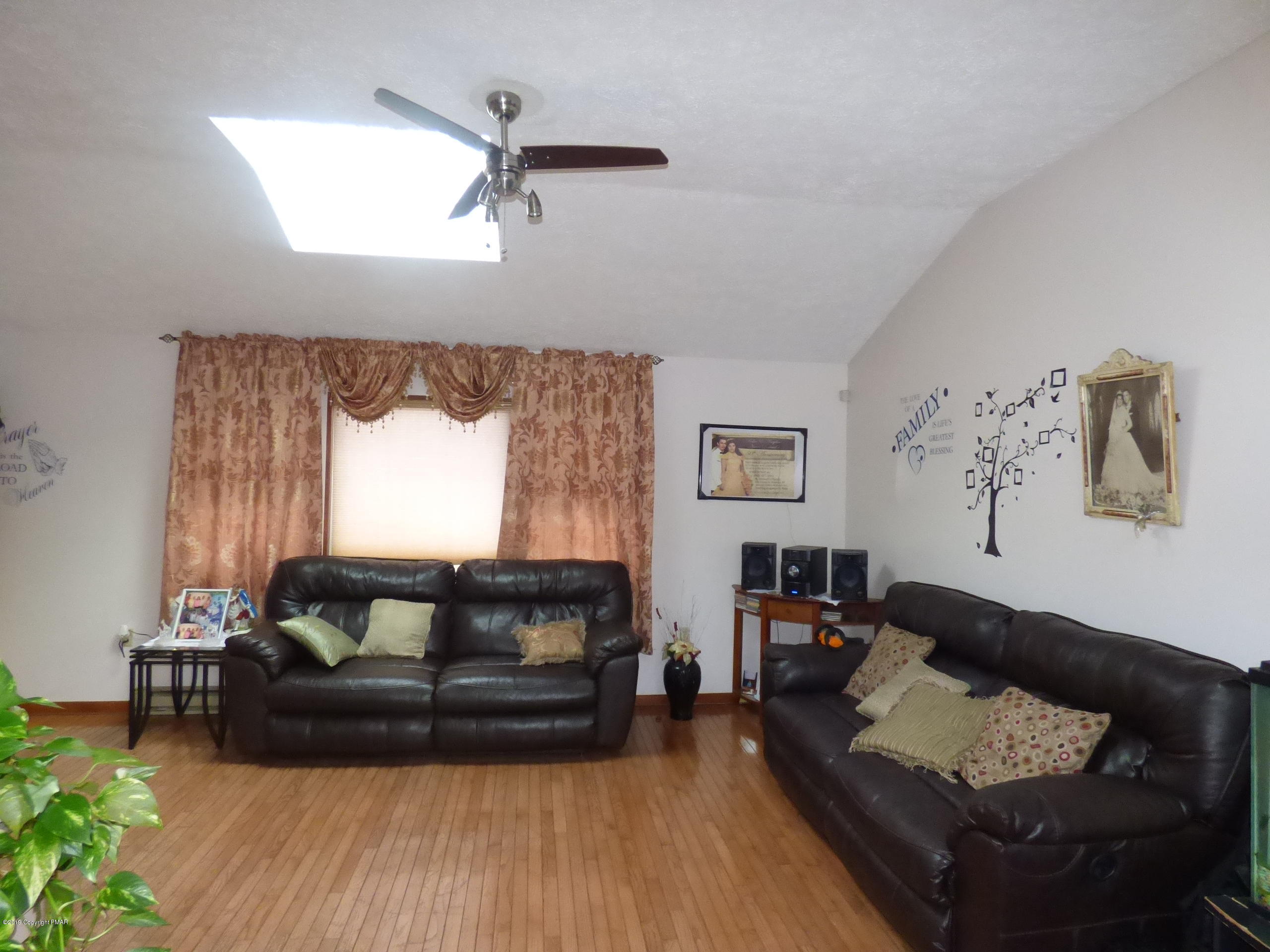 53 Whitaker Road Bushkill, PA 18324 - Photo 5 of 14 living room