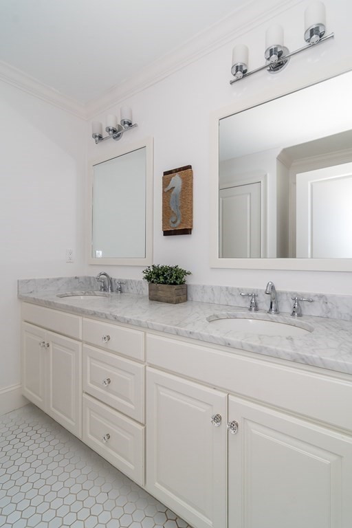 27 Tanglewood Road Wellesley, MA 02481 - Photo 14 of 27