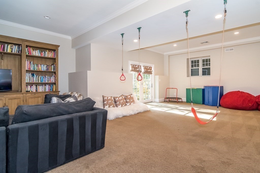 27 Tanglewood Road Wellesley, MA 02481 - Photo 21 of 27