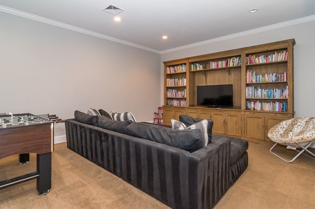 27 Tanglewood Road Wellesley, MA 02481 - Photo 22 of 27
