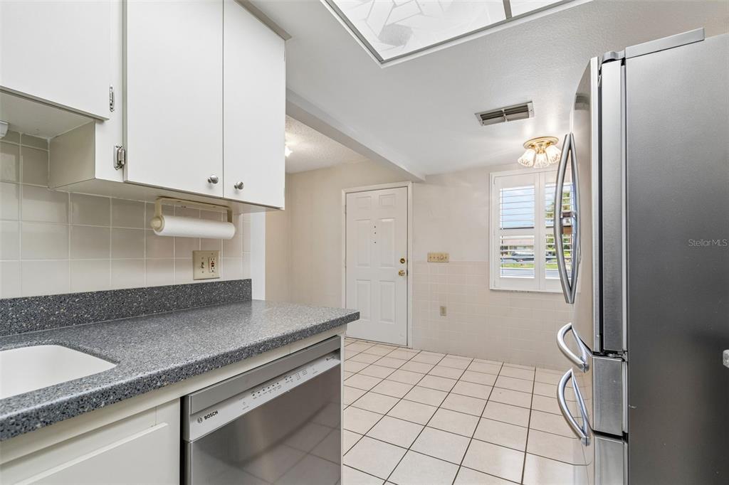 2131 Ridge Road South, Unit 99 Largo, FL 33778 - Photo 9 of 51 Gallery Image 9