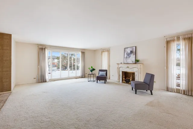 $775,000 | 215 East Orchard Street, Arlington Heights, IL 60005