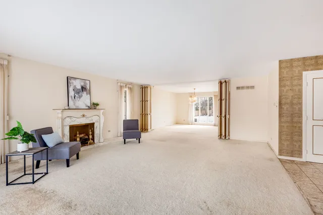 $775,000 | 215 East Orchard Street, Arlington Heights, IL 60005