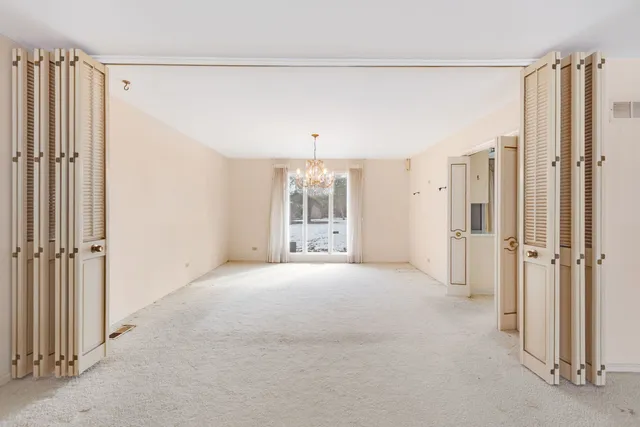 $775,000 | 215 East Orchard Street, Arlington Heights, IL 60005