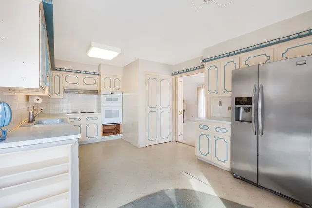 $775,000 | 215 East Orchard Street, Arlington Heights, IL 60005