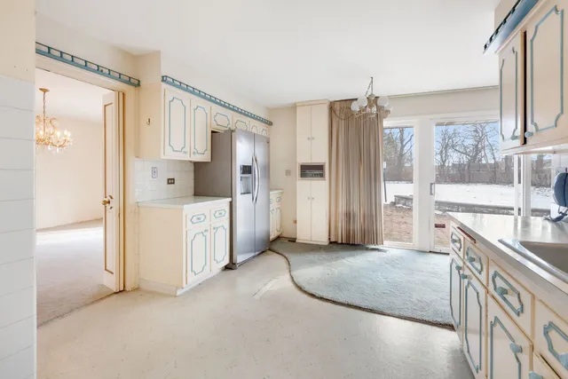 $775,000 | 215 East Orchard Street, Arlington Heights, IL 60005