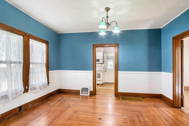 $199,500 | 117 South Adams Street, Lawton, MI 49065