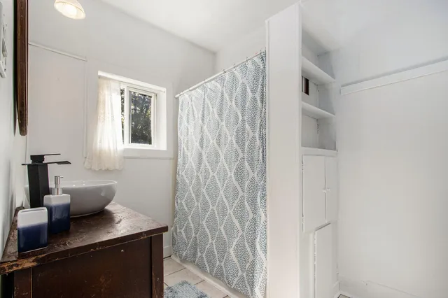 $199,500 | 117 South Adams Street, Lawton, MI 49065