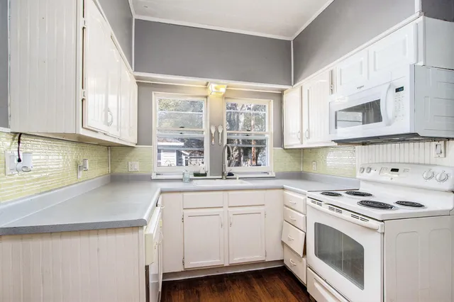 $199,500 | 117 South Adams Street, Lawton, MI 49065