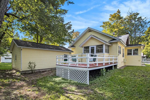 $199,500 | 117 South Adams Street, Lawton, MI 49065