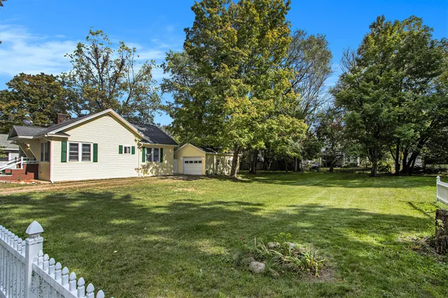 $199,500 | 117 South Adams Street, Lawton, MI 49065