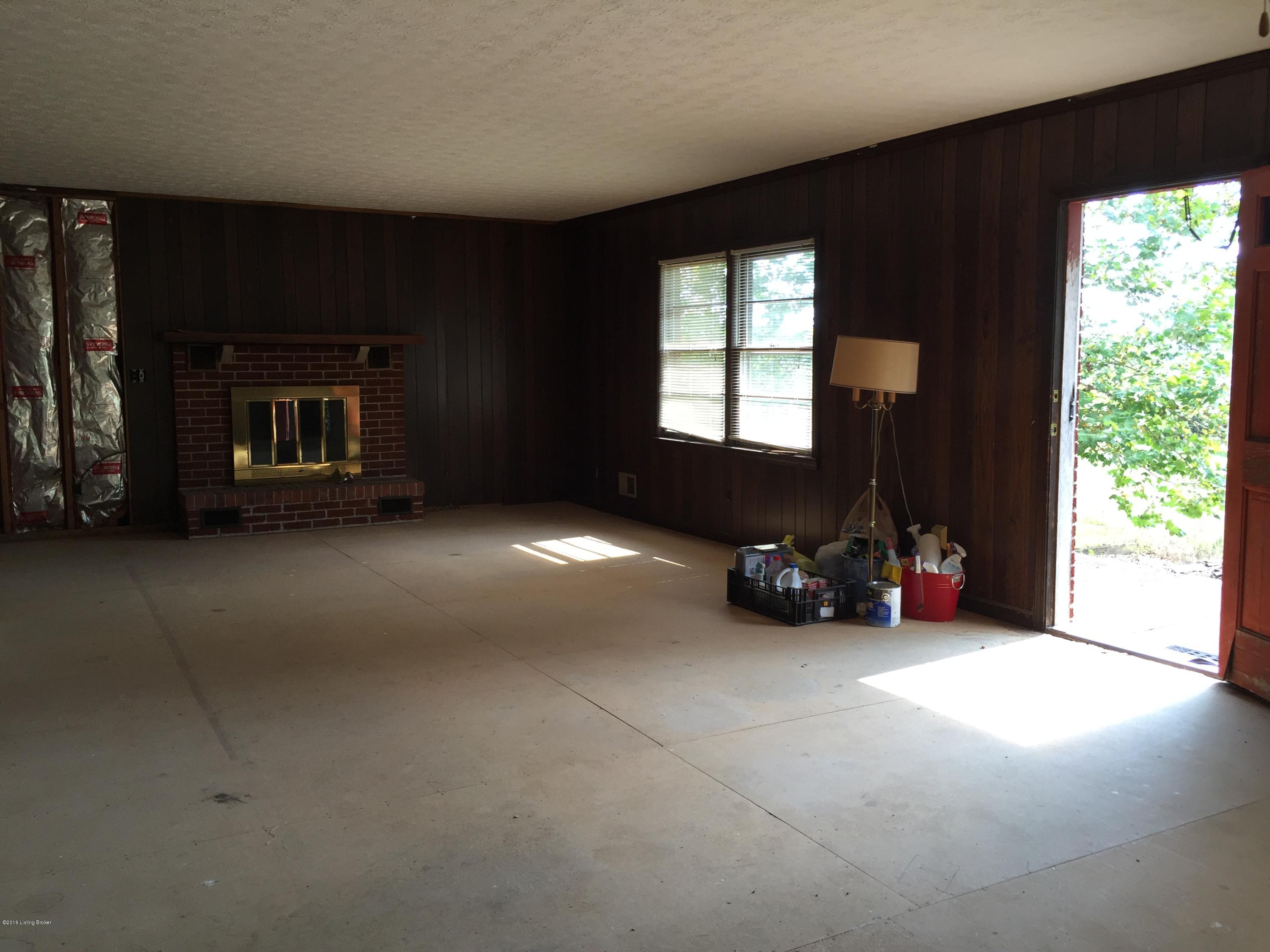 11710 Waterford Road Louisville, KY 40291 - Photo 8 of 18 IMG_3627